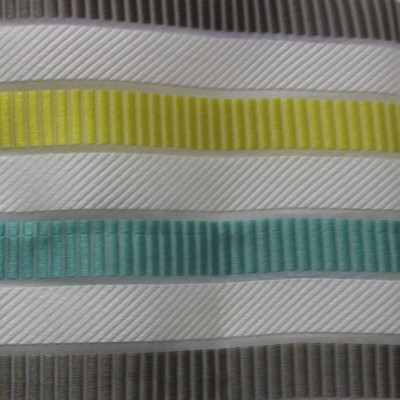 Тюль полоска желто-зелено-серая на белом фоне