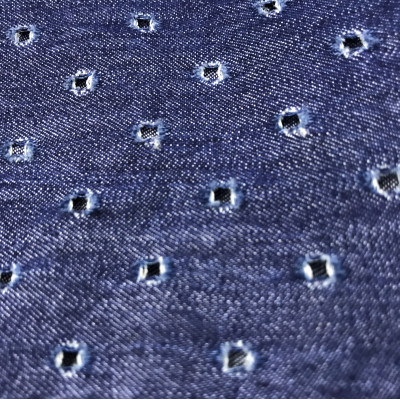 Джинсовая ткань принт Рваный синяя