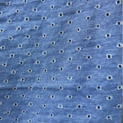 Джинсовая ткань принт Рваный голубая