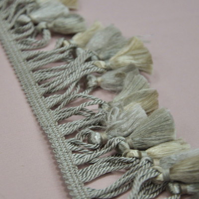 Бахрома волна с кисточками серо-бежевая Коллекция Ажур